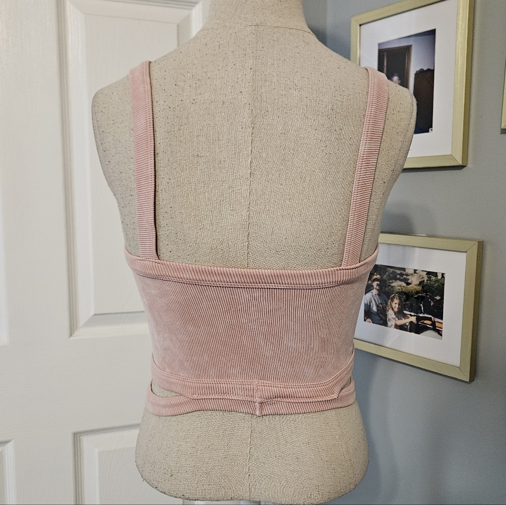 Blush Ribbed Crop Top - Picture 3 of 4